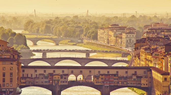 Ponte Vecchio, Florence, Italia. (touropia.com)
