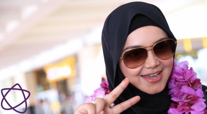 Siti Nurhaliza tiba di Bandara Soekarno Hatta (Adrian Putra/bintang.com)