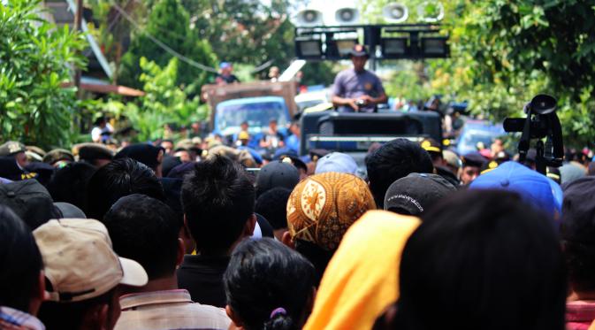 Unjuk rasa menolak penutupan Lokalisasi Karang Joang, Balikpapan, Kaltim, pada tahun 2013. (Liputan6.com/Abelda Gunawan)