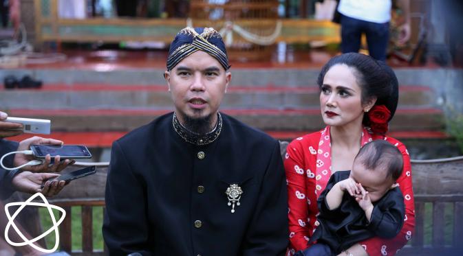 Ahmad Dhani gelar Tedak Siten. (Nurwahyunan/Bintang.com)