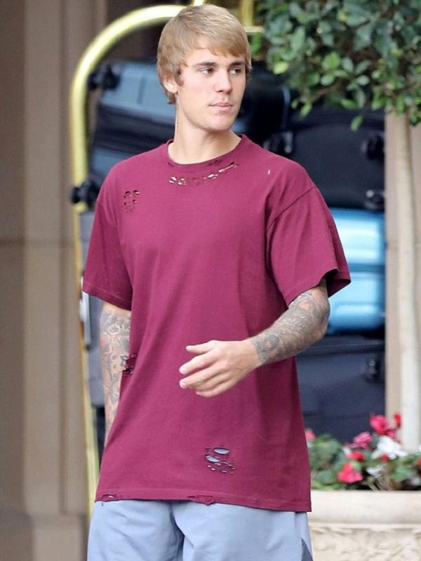 Justin Bieber tampil dengan gaya rambutnya yang dulu. (Foto: Dailymail)