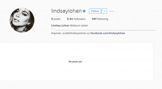Instagram Lindsay Lohan yang seperti kertas kosong, hanya ada tulisan salam.