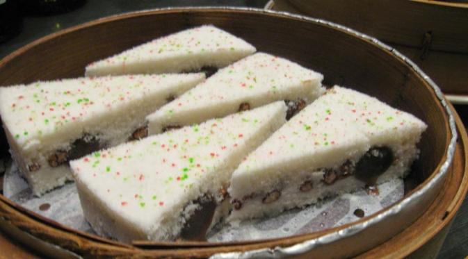 Song Gao, makanan tradisional yang harus ada saat malam perayaan Tahun Baru Imlek. Sumber: Kirbie's Cravings.
