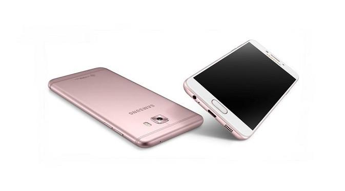 Tampilan Samsung Galaxy C7 Pro yang baru saja diumumkan di Tiongkok (sumber: digitaltrends.com)