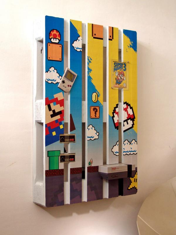 Palet kayu bertema Super Mario (foto : Kone Mei)