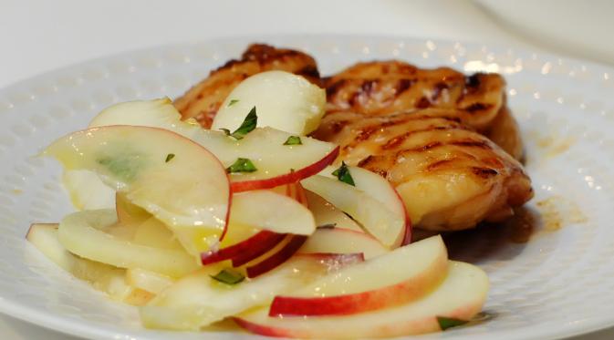 Makanan sehat dengan kombinasi buah : Chicken Grilled with Peaches