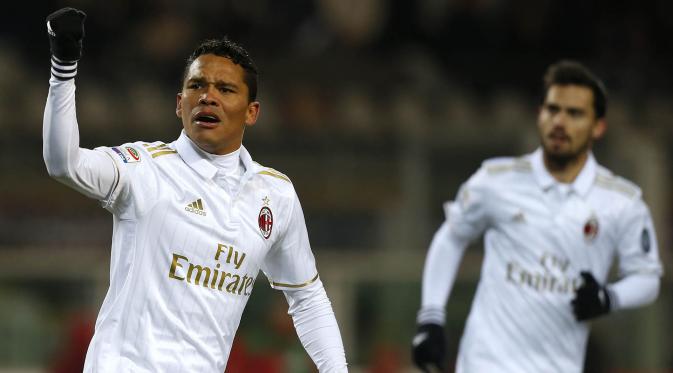 Carlos Bacca akan kembali jadi andalan lini depan AC Milan saat duel lawan Bologna. (AFP/Marco Bertollero)