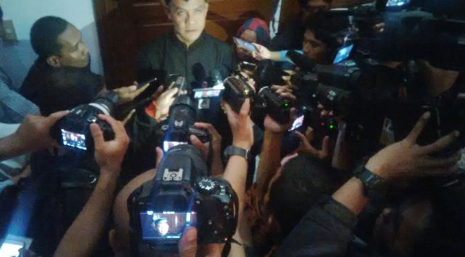 Sebelumnya, Gubernur Jateng Ganjar Pranowo 'mengakali' putusan PK dengan menerbitkan izin lingkungan baru bagi pabrik semen Rembang. (Liputan6.com/Felek Wahyu)