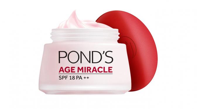 Berikut cara mudah samarkan keriput dan kerutan di wajah dengan Pond's Age Miracle Wrinkle Corrector.