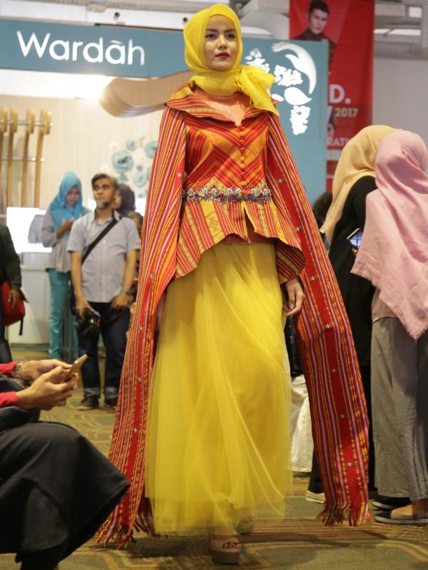 Pekan mode tahunan Indonesia Fashion Week kembali digelar pada 5 Februari 2017 di Jakarta Convention Center (JCC).