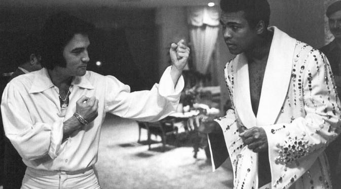 Elvis Presley VS Muhammad Ali. (Via: boredpanda.com)