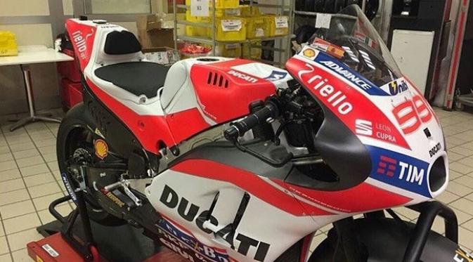 Tampilan Ducati Desmosedici GP17 untuk MotoGP 2017 yang bocor ke publik. (Instagram)