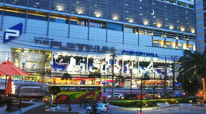 Platinum Fashion Mall, wisata belanja dengan harga murah di Bangkok, Thailand. Sumber: Bangkok.