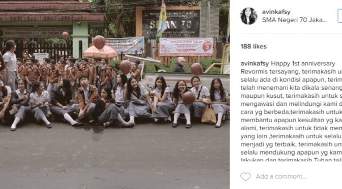 Hmm, kira-kira anak SMA 70 Jakarta sering foto dimana ya? (via: @avinkafsy)