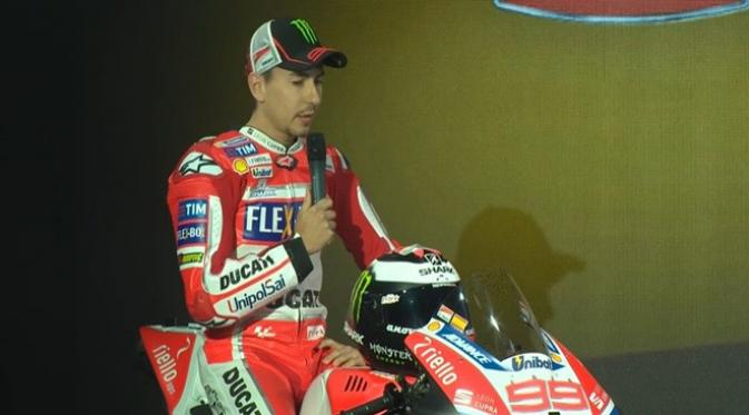 Jorge Lorenzo berjanji akan membuat Ducati jauh lebih kuat pada MotoGP 2017. (CRASH)
