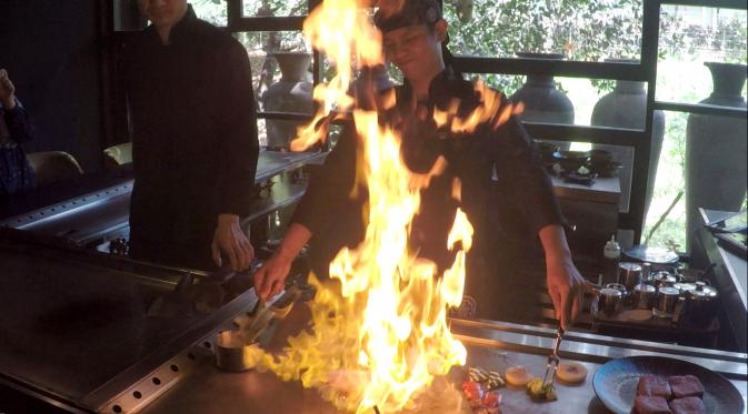 Cara memasak daging Matsuzaka A5 dengan proses flaming