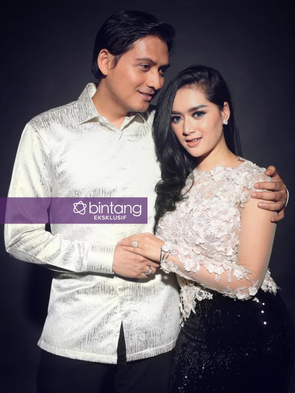 Lucky Hakim dan Tiara Dewi juga membuat perjanjian pra nikah, yakni harta masing-masing tidak dicampur menjadi harta pernikahan. (Fotografer: Febio Hernanto, Stylist: Indah Wulansari, D.I: Nurman Abdul Hakim/Bintang.com)