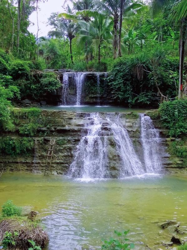 Curug Plumbon, Kebumen, Jawa Tengah. (androzmeda/Instagram)