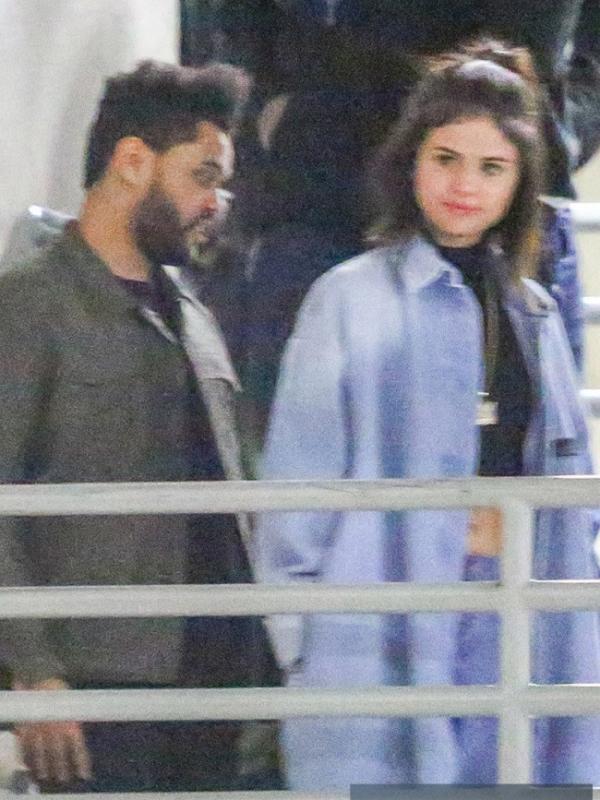 Selena Gomez dan The Weeknd terlihat menghabiskan waktu bersama pada Rabu (25/1/2017) malam. (Foto: E!News)