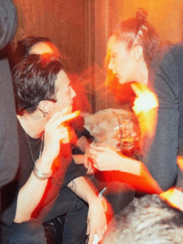 Bella Hadid pesta bersama G-Dragon. (Foto: Koreaboo)