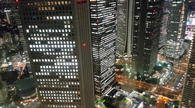 Menara kembar Tokyo Metropolitan Goverment Building di Jepang. (Liputan6.com/Marco Tampubolon)