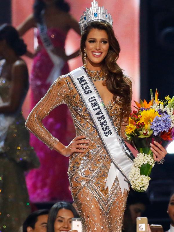 Iris Mittenaere telah dinobatkan menjadi Miss Universe 2016. (AP Photo/Bullit Marquez)