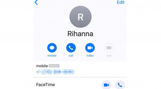 Nomor telepon Rihanna yang diunggah Azealia Banks (E! News)