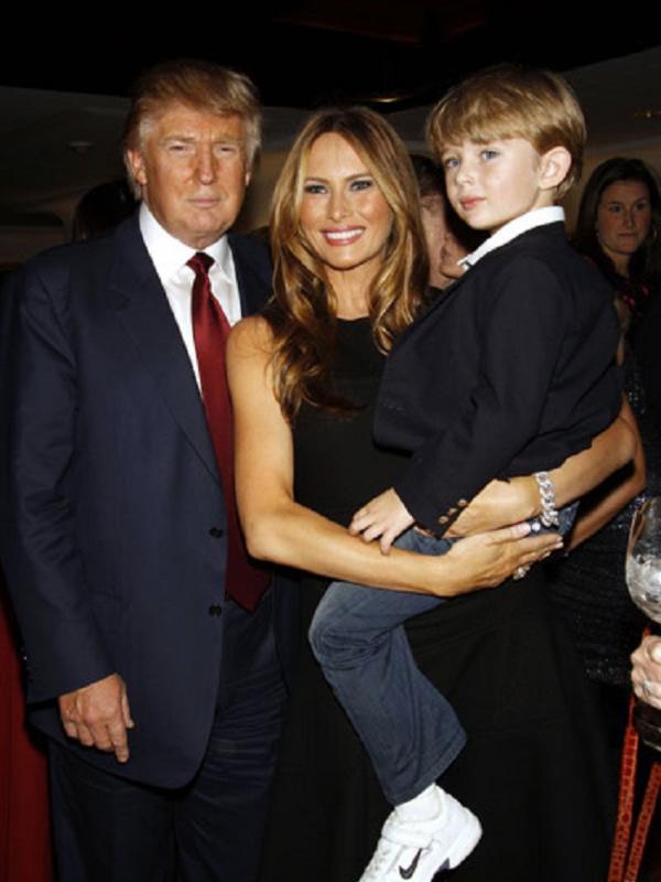 Donald dan Melania Trump bersama anaknya Barron. (Foto: Starplus)