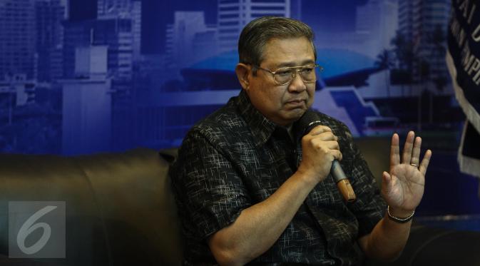 Presiden ke-6 RI Susilo Bambang Yudhoyono atau SBY menyatakan, dia diperingatkan bahwa teleponnya disadap, Jakarta, Rabu (1/2). (Liputan6.com/Faizal Fanani)