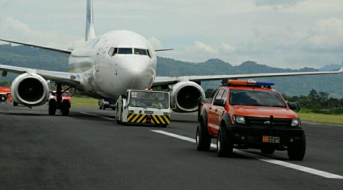 Pesawat Garuda yang baru selesai dievakuasi dibawa ke Skatek 043 Lanud Adisutjipto untuk penyelidikan lebih lanjut.