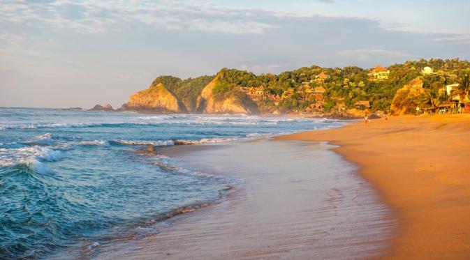 Playa Zipolite, Mexico. (javarman/depositphotos.com)