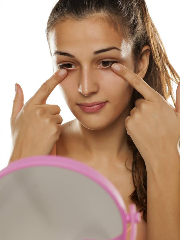 3 Alasan Mengapa Kamu Perlu Istirahat Menggunakan Makeup. (Foto: blog.luminessair.com)