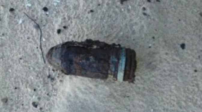 Peluru usang ditemukan dekat bangkai tank uzur di Israel. (Sumber Kepolisian Israel)