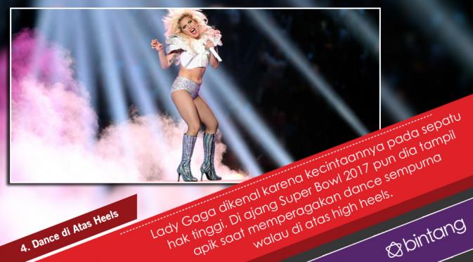 Lady Gaga memberikan suguhan yang mencengangkan saat tampil di Super Bowl 2017. (Desain: Nurman Abdul Hakim/Bintang.com)