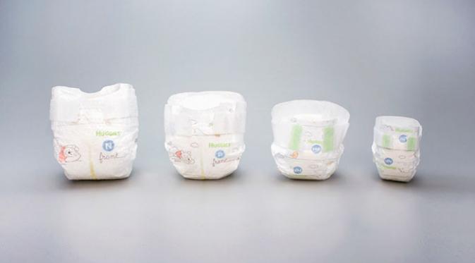 Sederet popok bayi dari berbagai ukuran. Paling kanan itu buat bayi prematur. (Via: boredpanda.com)