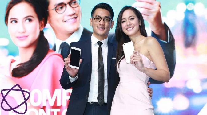 Afgan dan Pevita Pearce. (Nurwahyunan/Bintang.com)