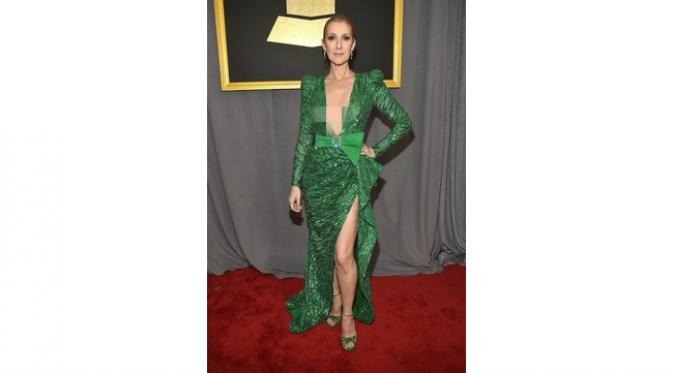 Berikut selebritas dengan gaun bermodel belahan dada rendah pada Grammy Awarads 2017 (Foto: Vogue.com)