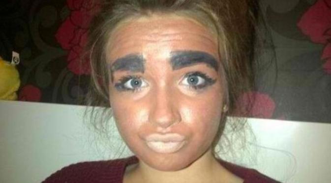 Makeup gagal. (Via: worldwideinterweb.com)