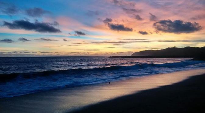 Pantai Tambakrejo, Blitar, Jawa Timur. (alfiyansyahrizal/Instagram)