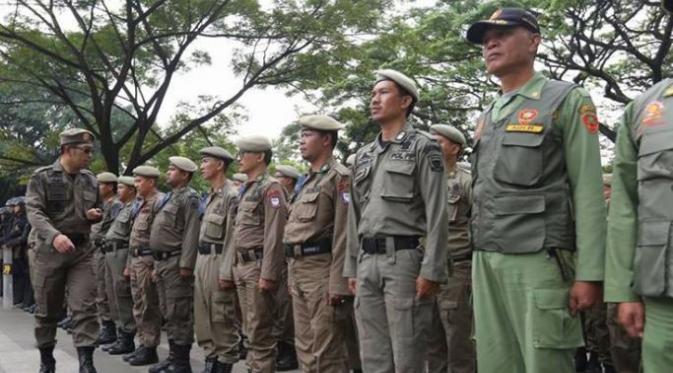 Wali Kota Bandung Ridwan Kamil bakal menambah jumlah personel Satpol PP Kota Bandung. (dok. Humas Bandung)