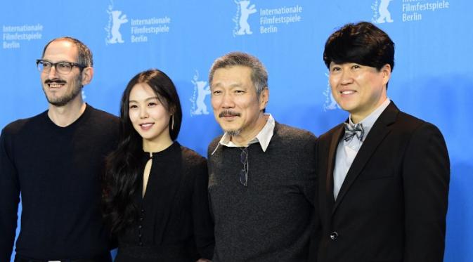 Kim Min Hee dan Hong Sang Soo menghadiri Berlinale Flm Festival pada 16 Februari 2017. (Foto: AFP)