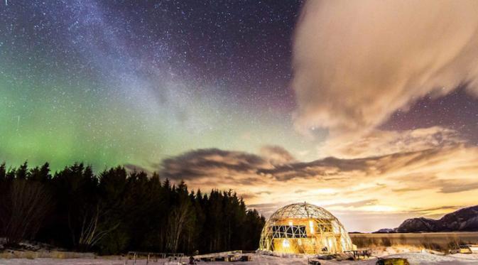 Nature House, tempat melihat pemandangan bintang-bintang terbaik di Lingkaran Arktik. Sumber: mymodernmet.com.