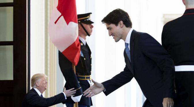 Salaman sama Justin Trudeau. (Via: boredpanda.com)
