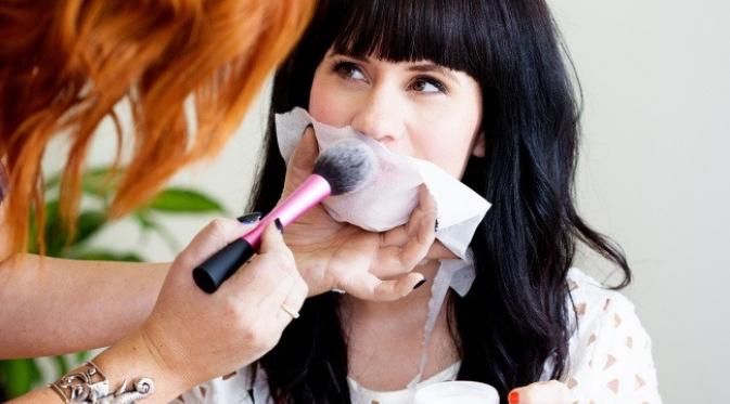 Coba trik perawatan bibir yang bisa Anda coba di rumah agar lebih sehat dan cantik. (Foto: Brightside.me)
