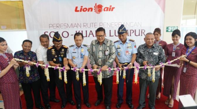 Maskapai Lion Air membuka penerbangan langsung rute Solo-Kuala Lumpur, Malaysia. 