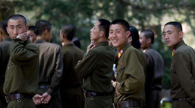 Tentara Korea Utara di Pyongyang. (Via: boredpanda.com)