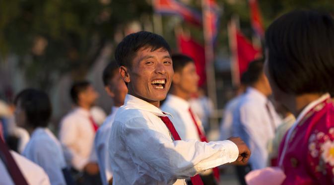 Pelajar di Korea Utara. (Via: boredpanda.com)