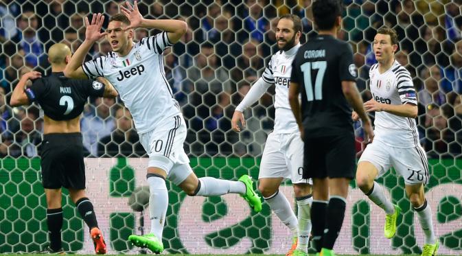 Juventus menunjukkan performa yang solid saat menang di kandang Porto. (AFP/Miguel Riopa)