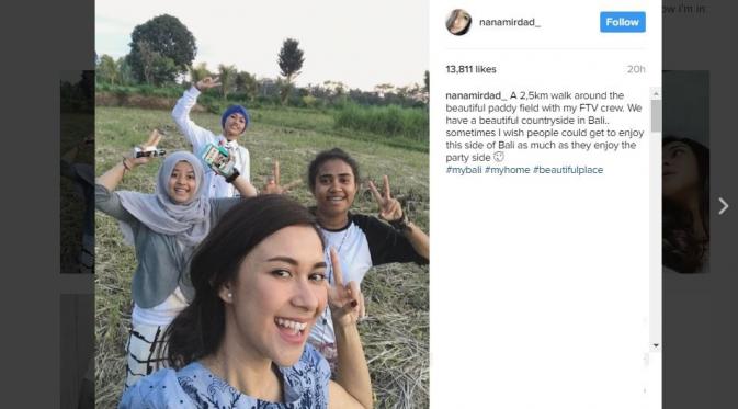 Nana Mirdad mengajak publik untuk menikmati sisi lain Pulau Bali. [foto: instagram/nanamirdad_]