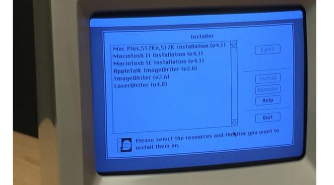 Komputer prototipe Mac SE berusia 30 tahun berhasil dihidupkan kembali (Sumber: Mirror)